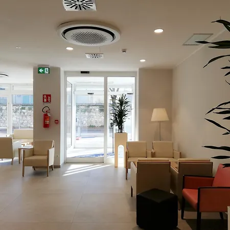 诺芙罗西酒店