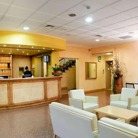 诺芙罗西酒店 酒店